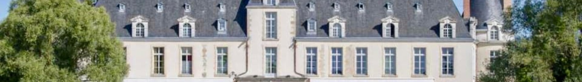 Helikopterbérlés a Fontainebleau melletti Château D’Augerville-hez