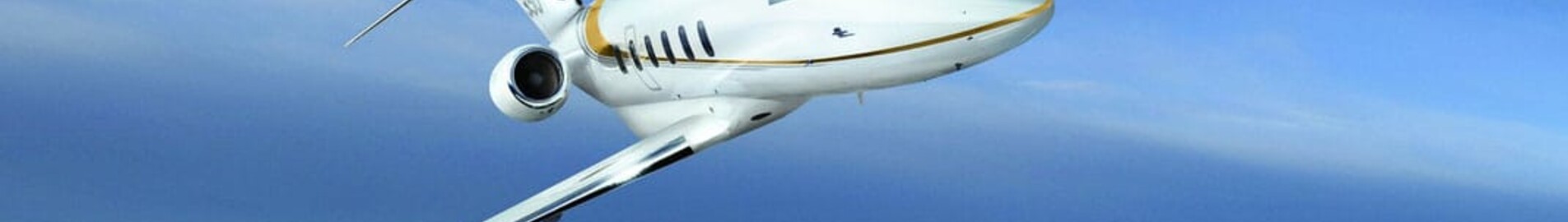 béreljen magánrepülőt Challenger 350 Business jet