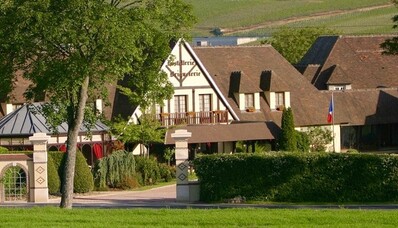 Hostellerie La Briqueterie Epernay Champagne gourmet kirándulás helikopterrel