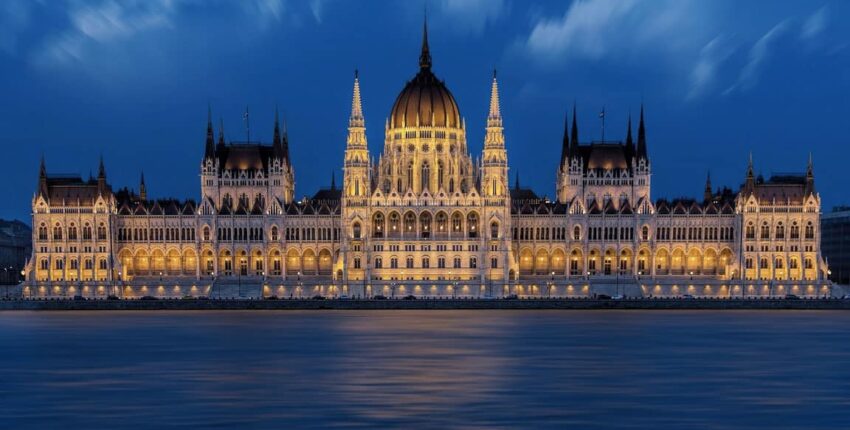 Párizs - Budapest : magánrepülőgép bérlés