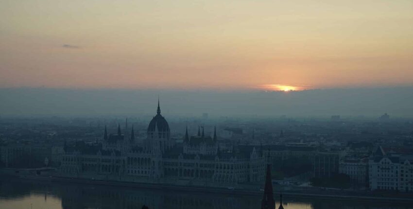 Párizs - Budapest : magánrepülőgép bérlés