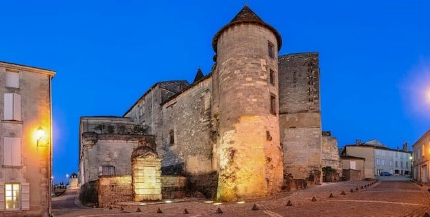 Cognac Châteaubernard : magánrepülőgép bérlés 