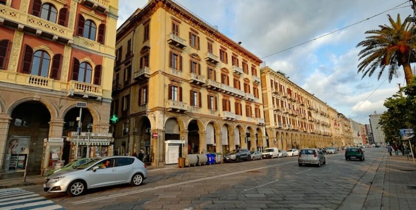 Cagliari Elmas : magánrepülőgép-kölcsönzés 