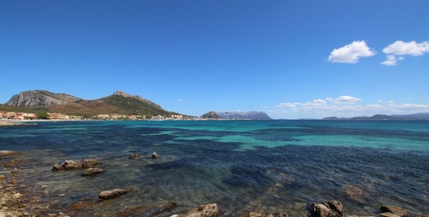 Párizs - Olbia : magánrepülőgép bérlés 