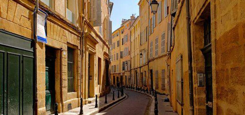 ruelles sous le soleil d'Aix en Provence