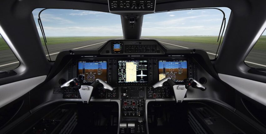 Phenom 100 cockpit