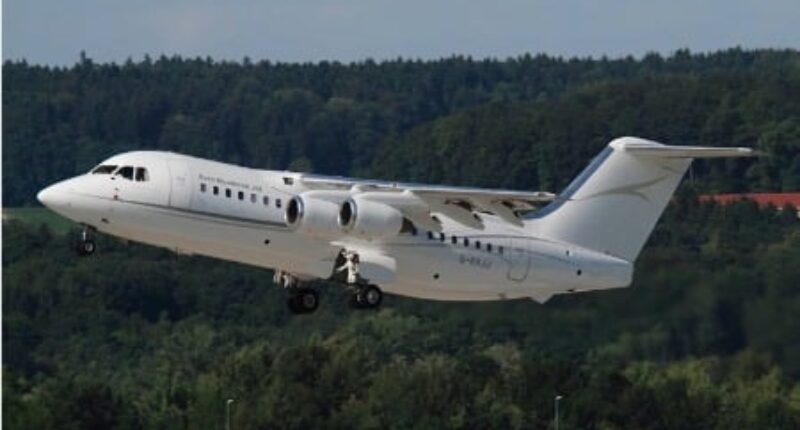 location de jet privé, intérieur Avro RJ 85 beige