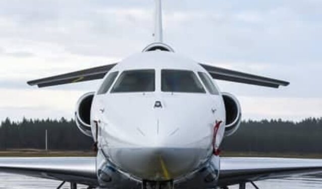 Falcon 7X sur la piste