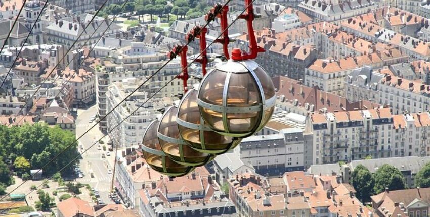 Grenoble Isère : magánrepülőgép bérlés 