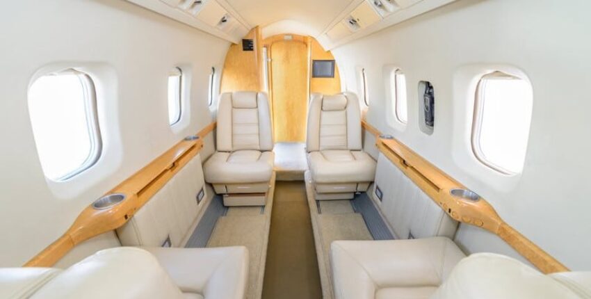 Intérieur luxueux cabine Astra - location de jet privé.