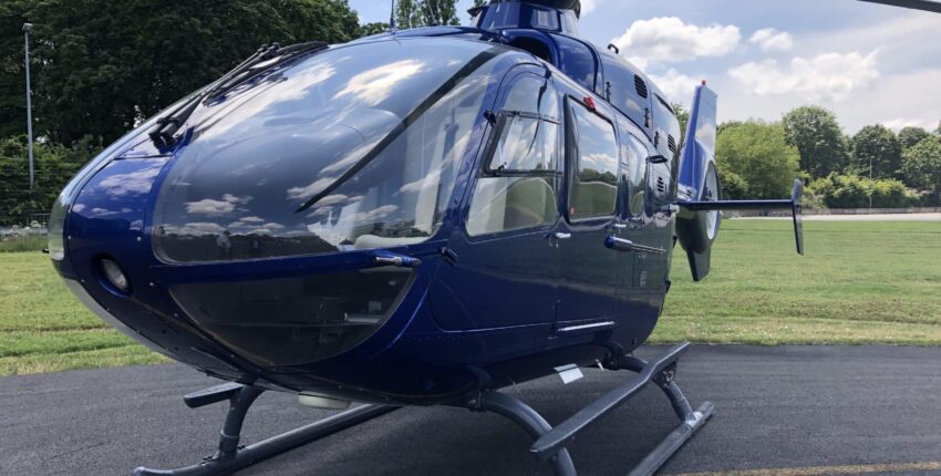 EC 135 bleu