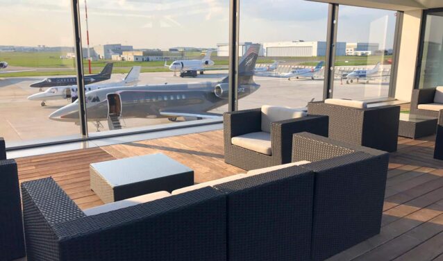Terminal de jets privés FBO à l'aéroport de Paris Le - Bourget