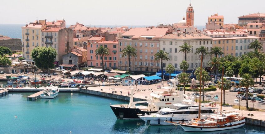 Ajaccio-Napoléon-Bonaparte: magánrepülőgép bérlés 