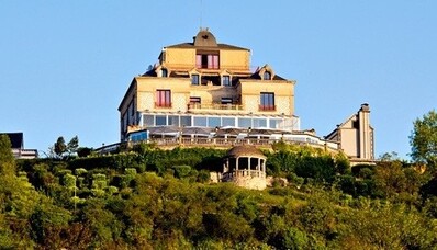 Béreljen helikoptert a Giverny melletti Domaine de la Corniche-hez