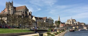 Auxerre Kirendeltségek: magánrepülők bérlése 