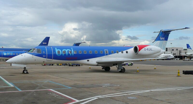 Embraer ERJ 135 sur la piste