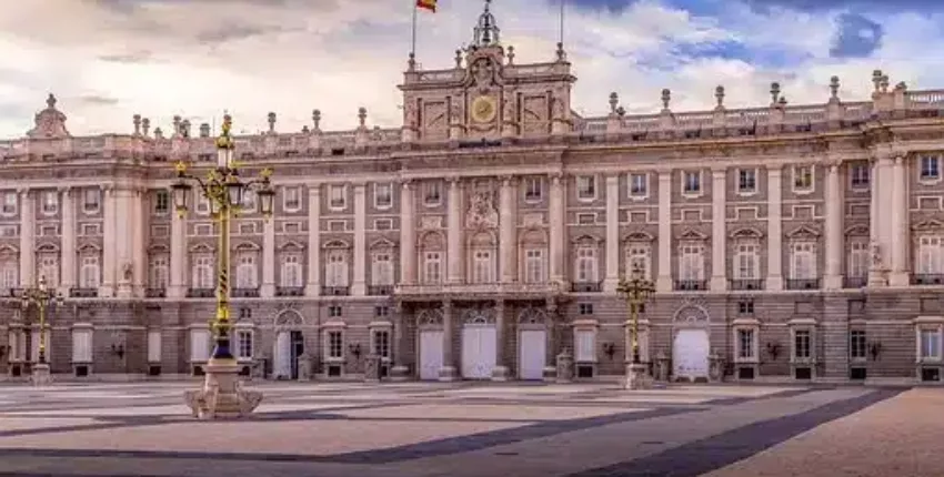 Luxemburg - Madrid: magánrepülőgép bérlés 