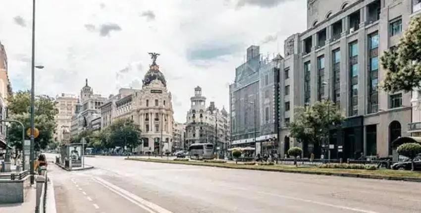 Párizs - Madrid: magánrepülőgép bérlés