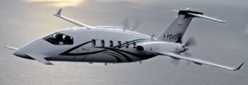 PIAGGIO AVANTI P180 en vol