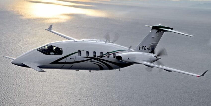 PIAGGIO AVANTI P180 en vol