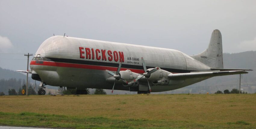 Avion cargo Mini Guppy