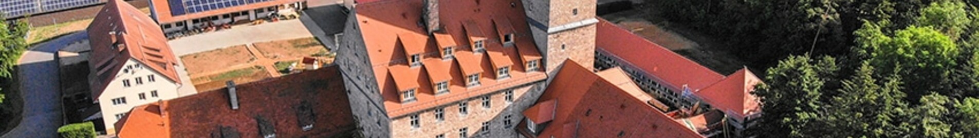 Burg Feuerstein: magánrepülőgép bérlés 