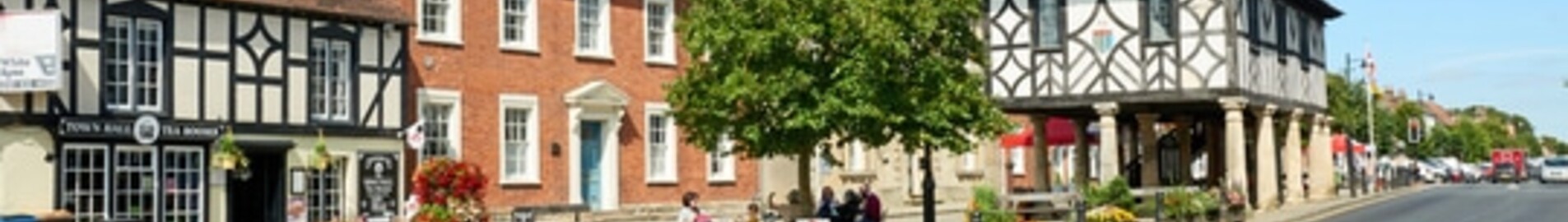 Lyneham : magánrepülőgép bérlés 