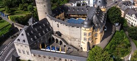 Halle Oppin: magánrepülőgép bérlés