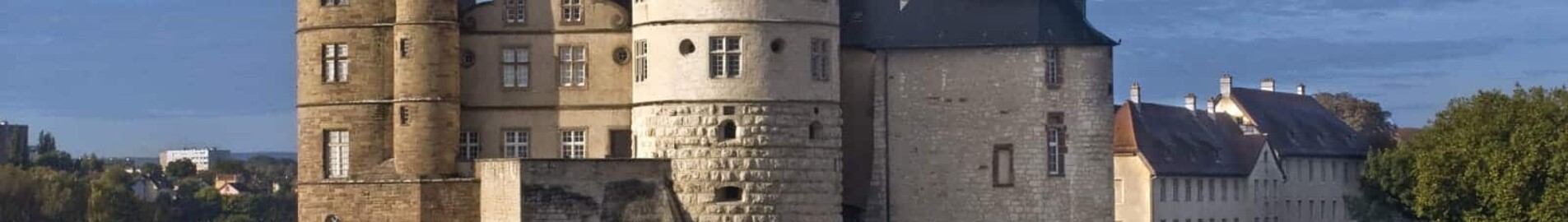 Montbeliard Courcelles: magánrepülőgép bérlés 