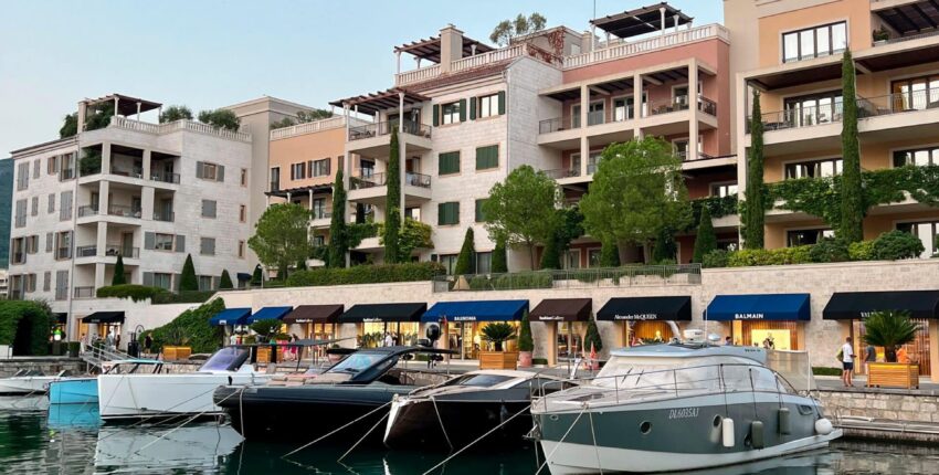 Tivat : magánrepülőgép bérlés