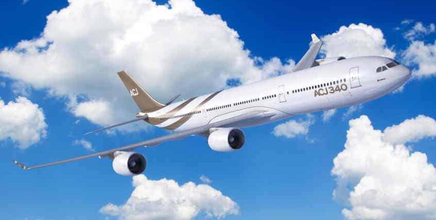 location de jet privé : ACJ A340 dans le ciel.