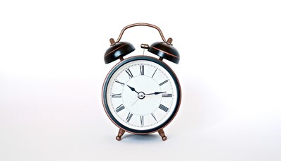 Hogyan kezelhető a jetlag az üzleti repülésben, hogyan számítható ki az UTC-idő és hogyan korlátozható a jetlag?