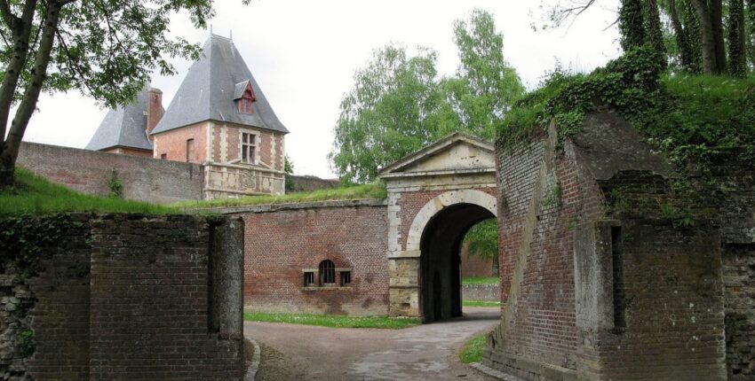Magánrepülőgép bérlés Péronne - Saint-Quentin repülőtéren