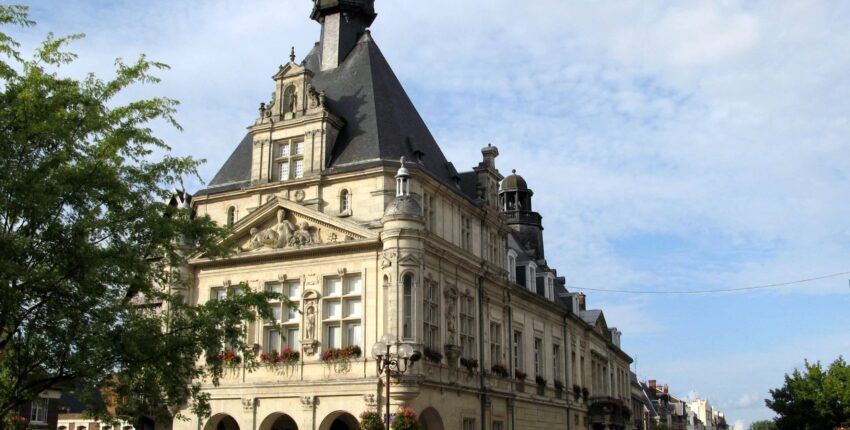 Magánrepülőgép bérlés Péronne - Saint-Quentin repülőtéren