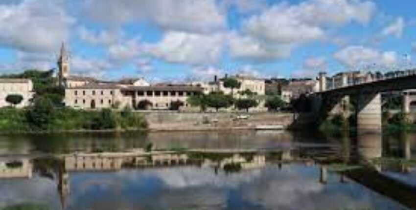 Sainte-Foy-la-Grande magánrepülőgép-kölcsönzés