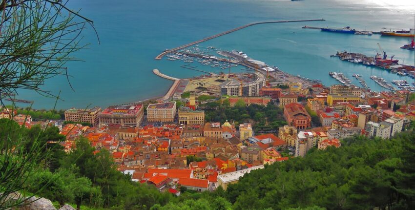 Salerno : magánrepülőgép bérlés