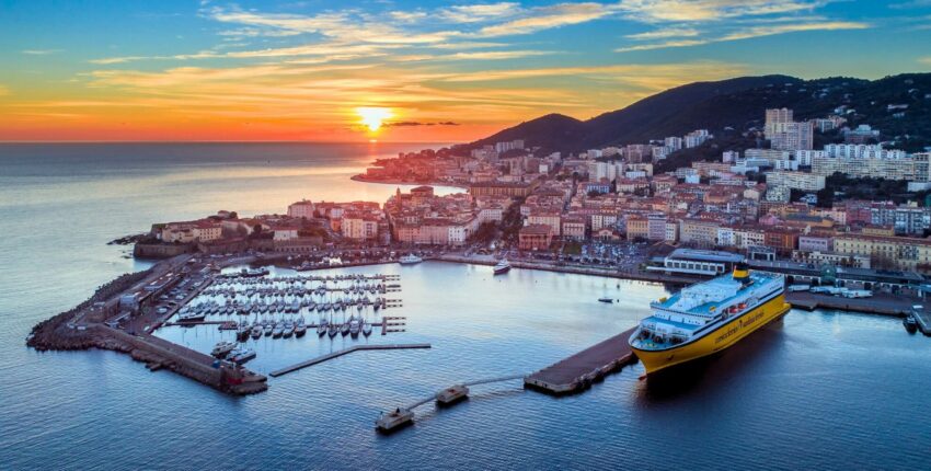 Saint-Tropez - Ajaccio : magánrepülőgép bérlés