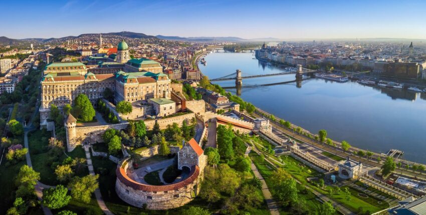 Saint-Tropez - Budapest: magánrepülőgép bérlés
