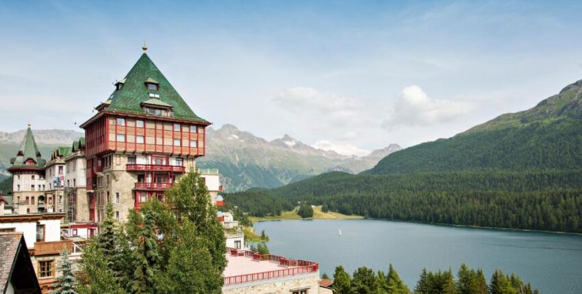 Saint-Tropez - Saint-Moritz Samedan : magánrepülőgép bérlés