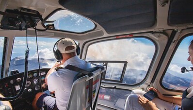Repüljön át az Etna felett magánhelikopterrel: exkluzív túra a vulkán felett egyedülálló szögből.