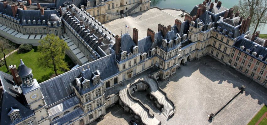 chateau de fontainebleau en helicoptere